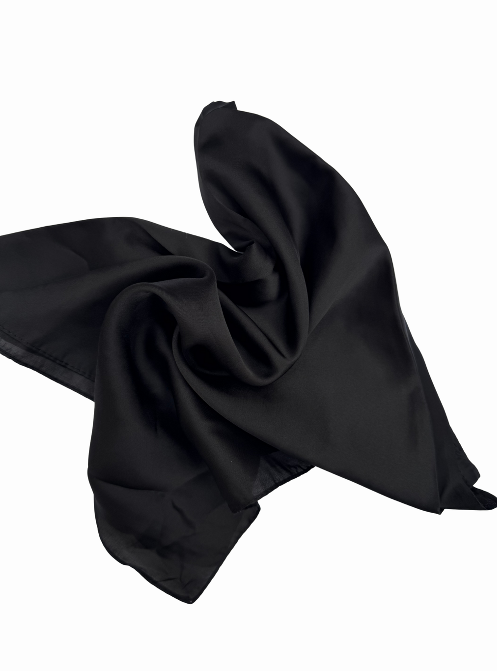 Foulard Satin Noir Intense – Élégance & Polyvalence